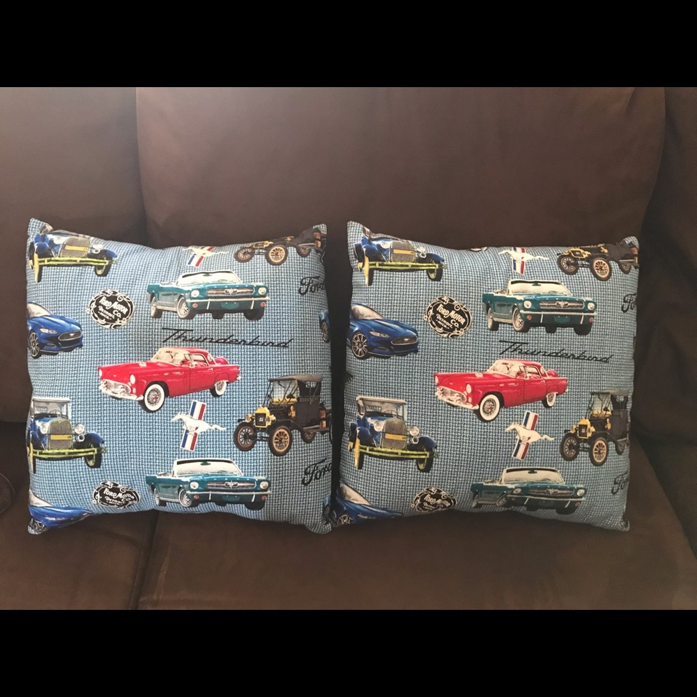 Ford thunderbird pillows - Picture 2 of 3